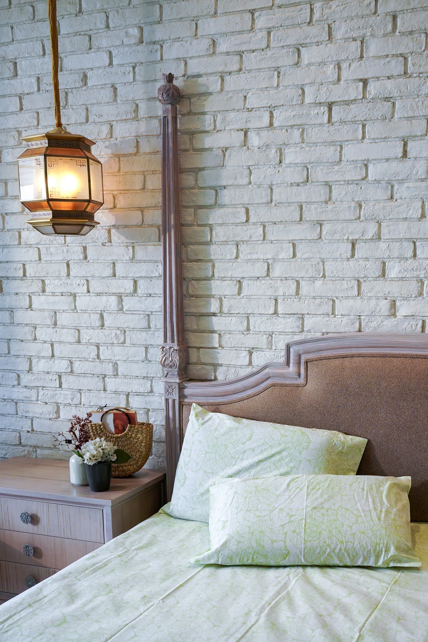 Lime green small lines leaves jaal fitted bedsheet set