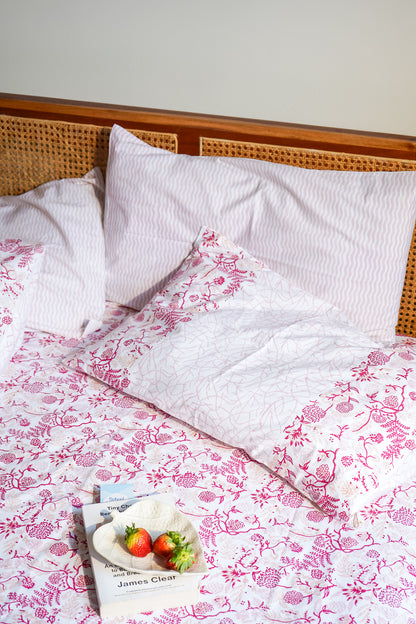 Magenta and pink kamal phool bedsheet set (floral jaal)