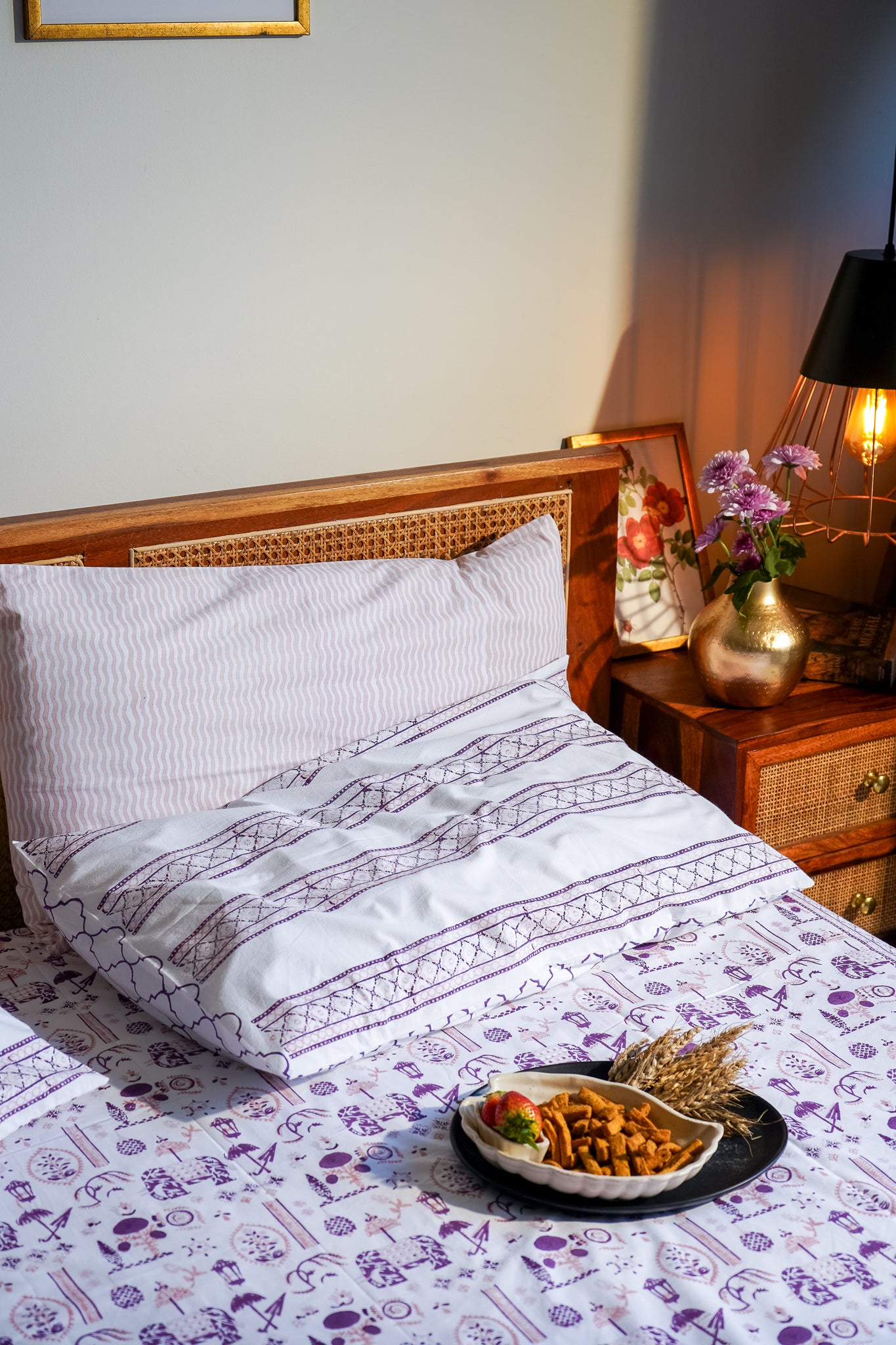Lilac and maroon scattered ethnic bedsheet set