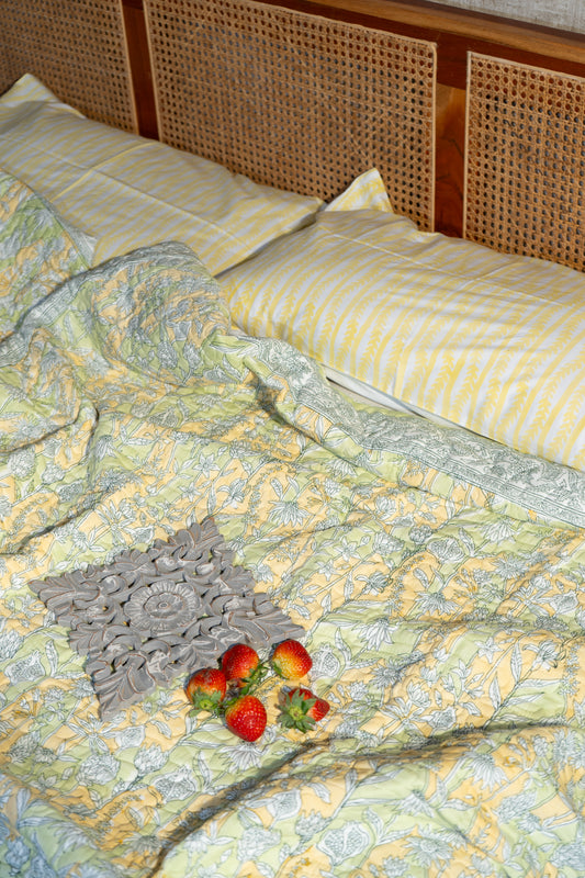 Parrot and yellow gadh jaal mulmul quilt