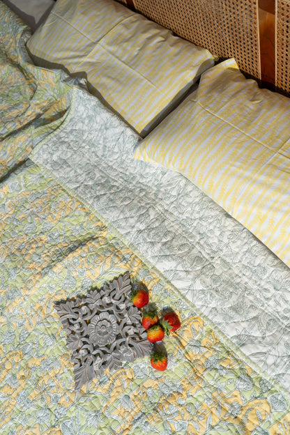 Parrot and yellow gadh jaal mulmul quilt