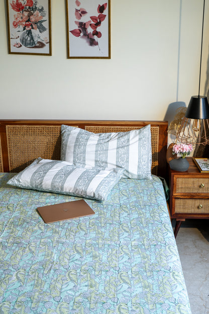 Parrot and sea green gadh jaal bedsheet set