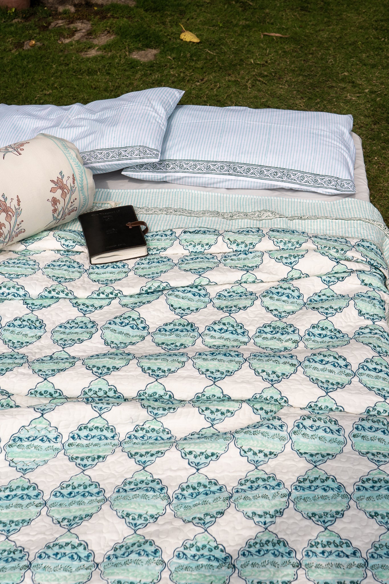 Blue and green heera jaal mulmul quilt