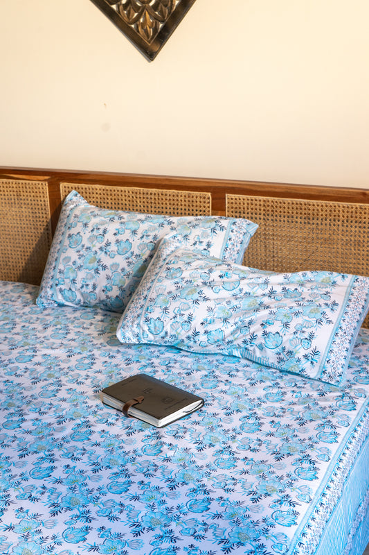 Dark and light blue patte pe patta bedsheet set