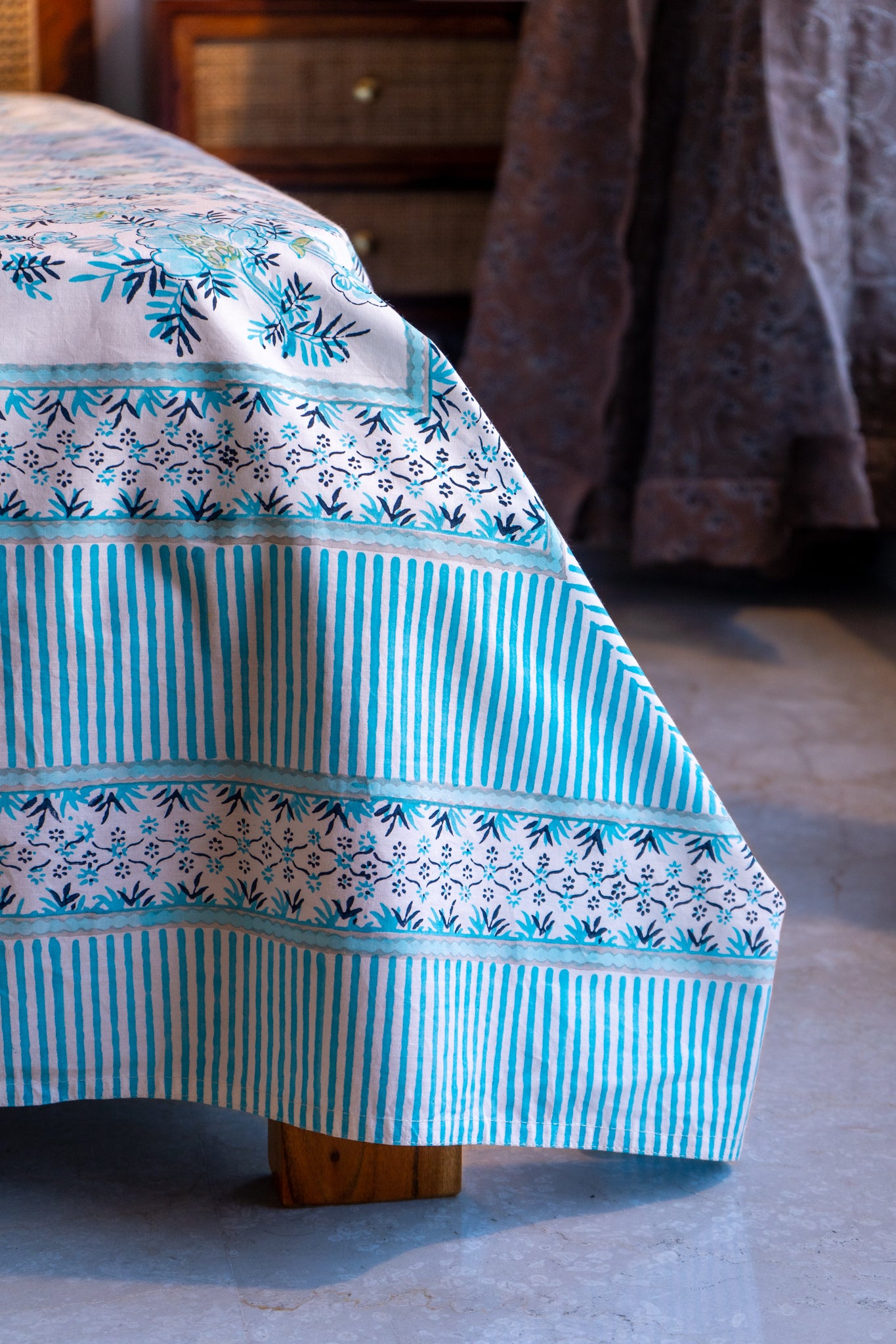 Dark and light blue patte pe patta bedsheet set