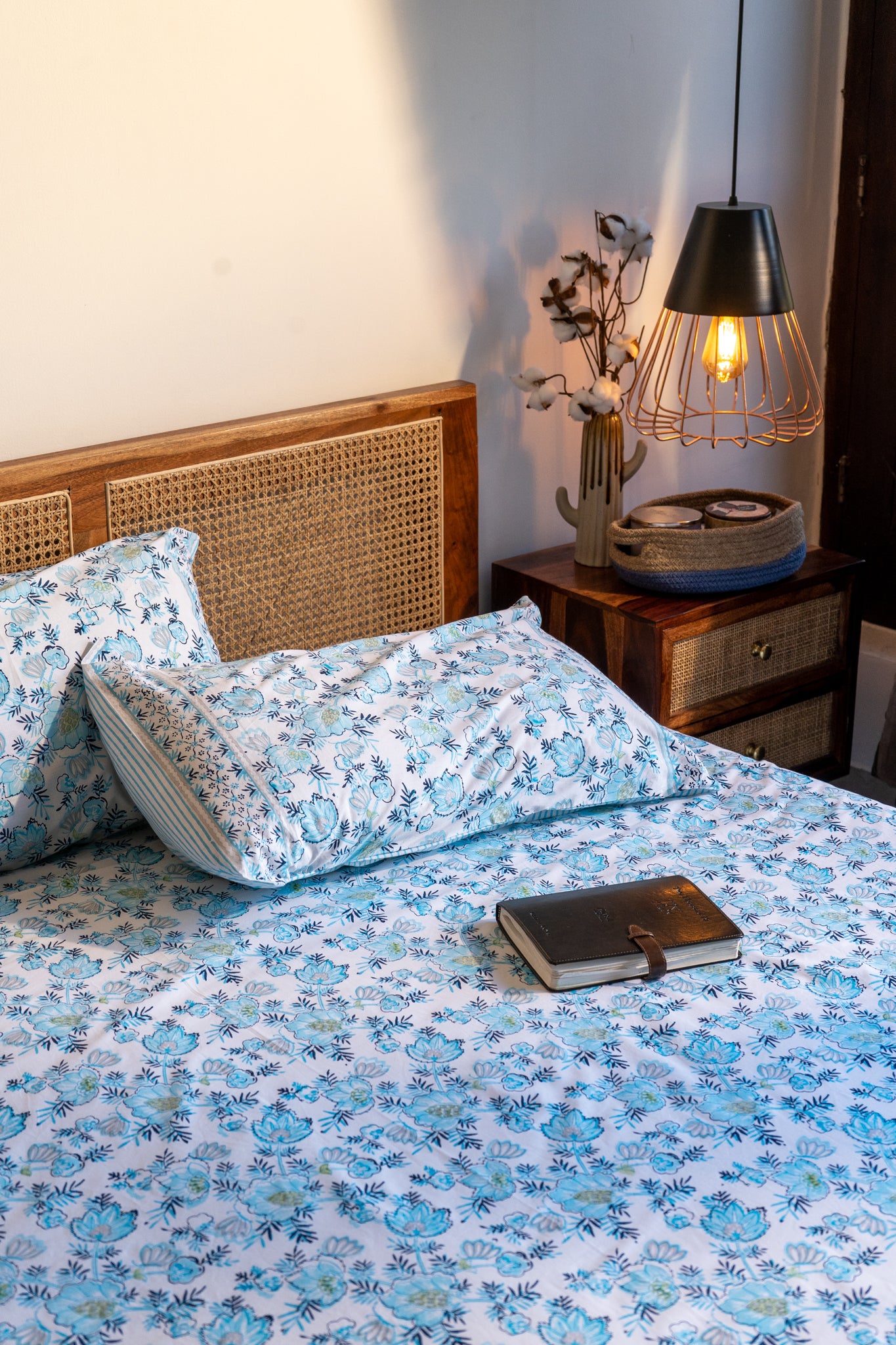 Dark and light blue patte pe patta bedsheet set