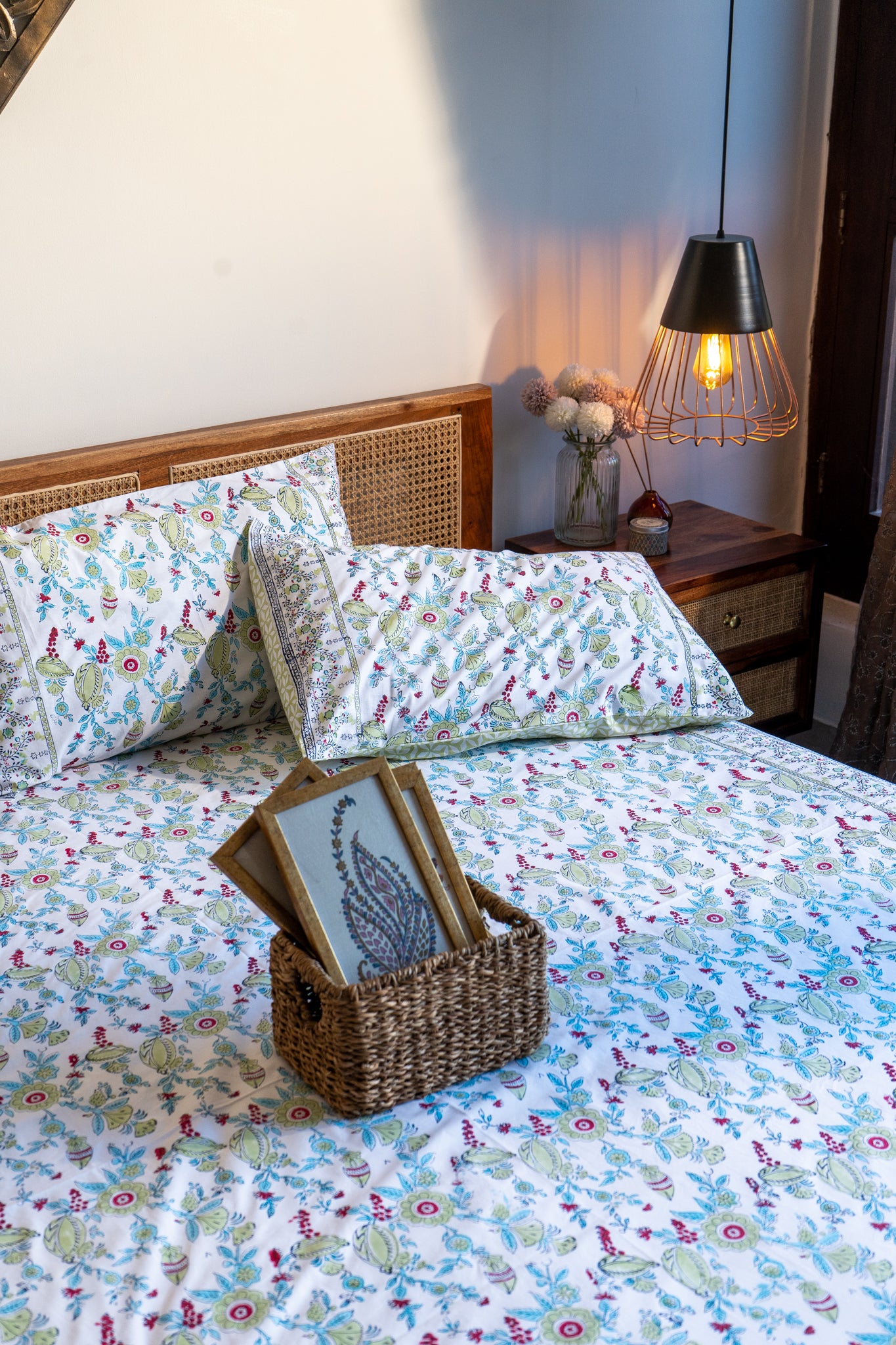 Lime and blue phal aur phool bedsheet set