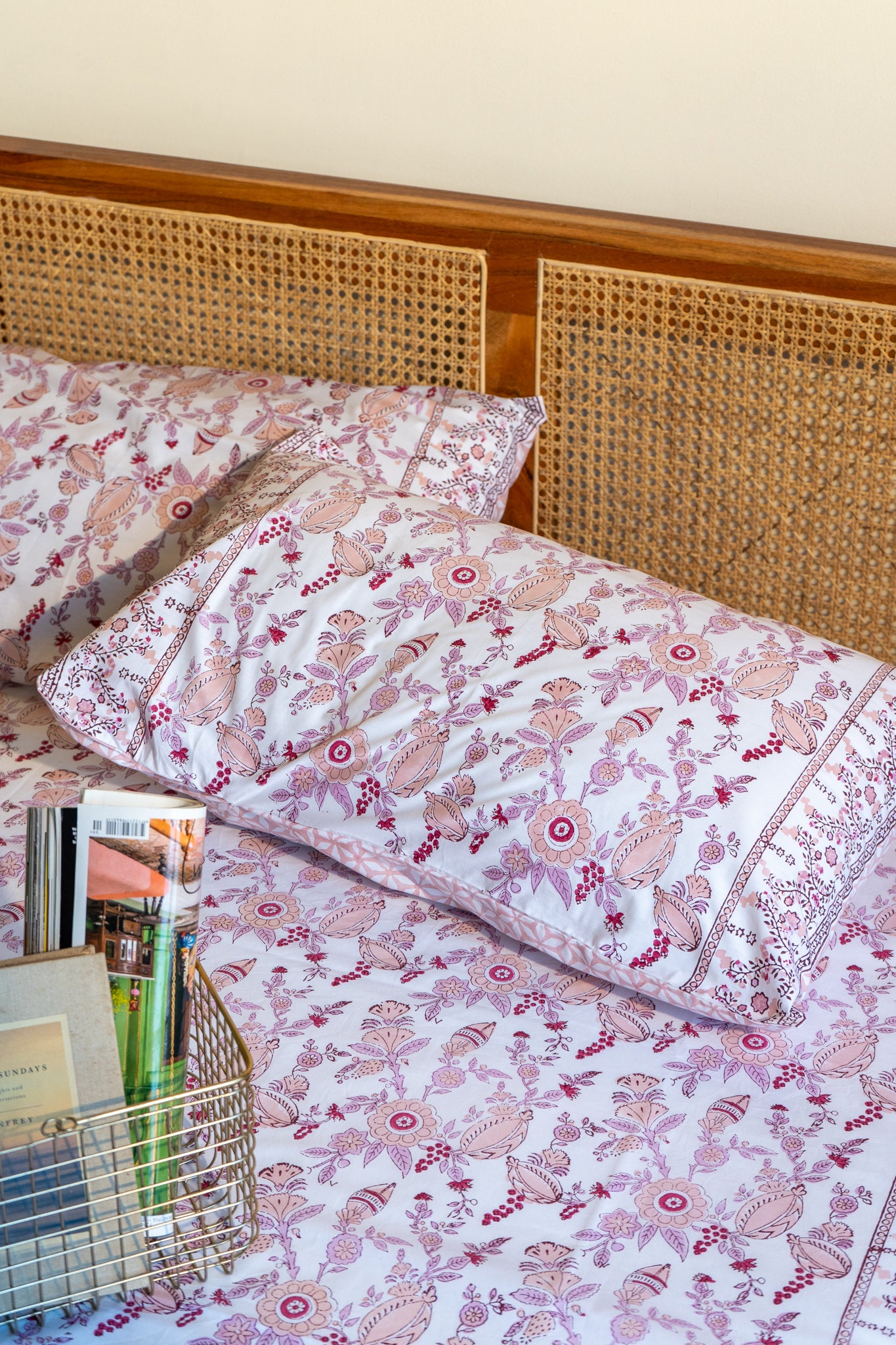 Lilac and maroon phal aur phool bedsheet set