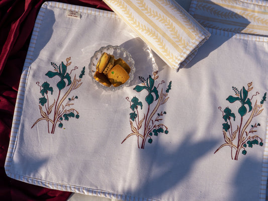 Green yellow ek phool table/tray mat