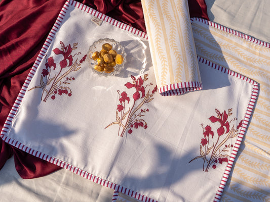 Magenta yellow ek phool table/tray mat