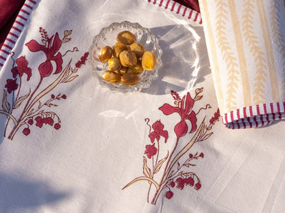 Magenta yellow ek phool table/tray mat